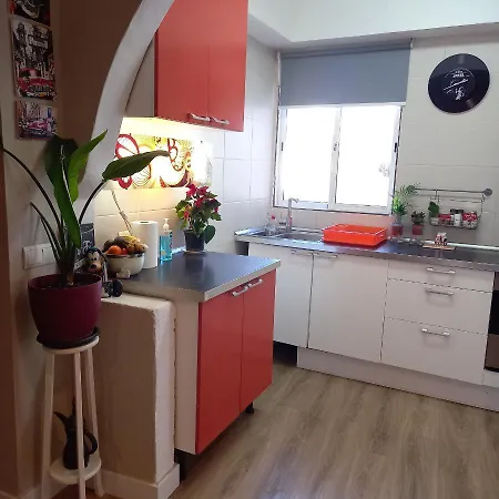 Mediterranean Flat In The Centre Of