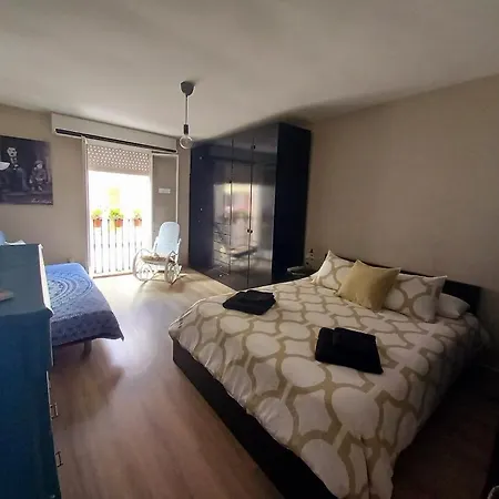 Mediterranean Flat In The Centre Of